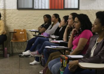 MEC contempla 504 cursinhos populares com benefícios de rede nacional