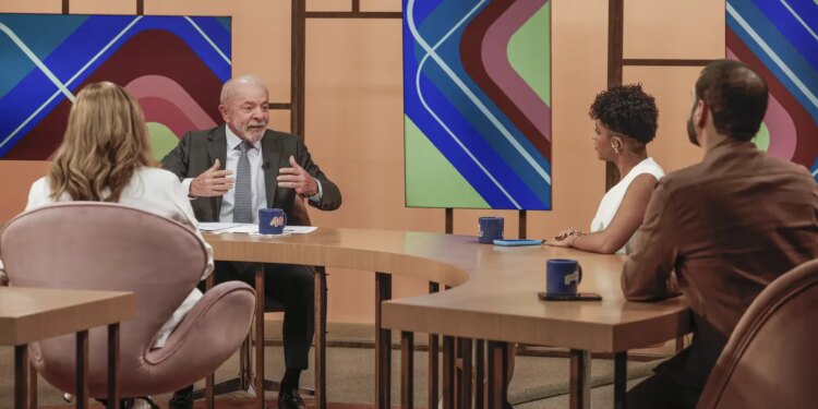 "Vamos ver quem é quem", diz Lula sobre redução da jornada de trabalho