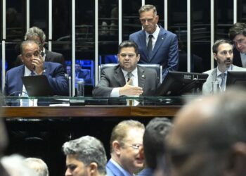 Dosimetria: Alcolumbre promulga lei que beneficia condenados pelo 8/1