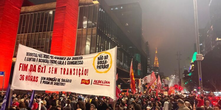 Ato na Avenida Paulista pede fim da escala 6×1