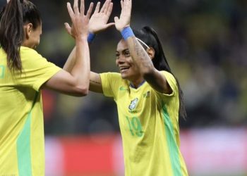 Brasil vira sobre os Estados Unidos e larga na frente em série de amistosos